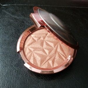 Becca Highlight